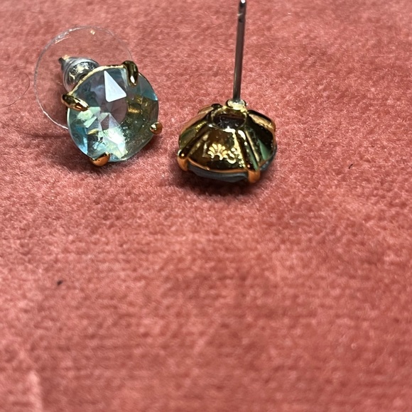 PRICE CUT! CLOSET CLEAR OUT! BEAUTIFUL Swarovski Millenia Square Studs Aqua blue - Picture 11 of 12